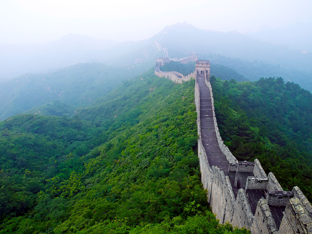 Jinshanling Great Wall and Chengde Day Tour