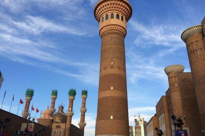 4 Hour Private Shopping Tour at Urumqi Grand Bazaar and Sightseeing Tower