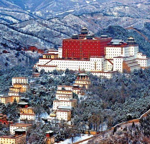 Private Day Trip to Chengde Summer Resort and Eight Outer Temples from Beijing