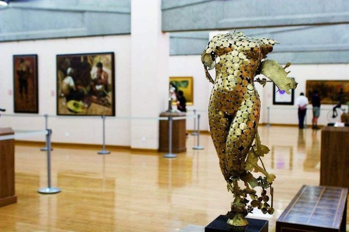 Private Beijing Art Tour including Red Gate Gallery, 798 Art Zone and Guanfu Museum