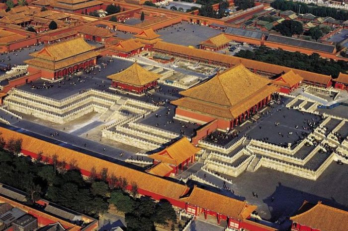 5-Hour Small Group Tour to Tiananmen Square, Forbidden City and Antiquarium