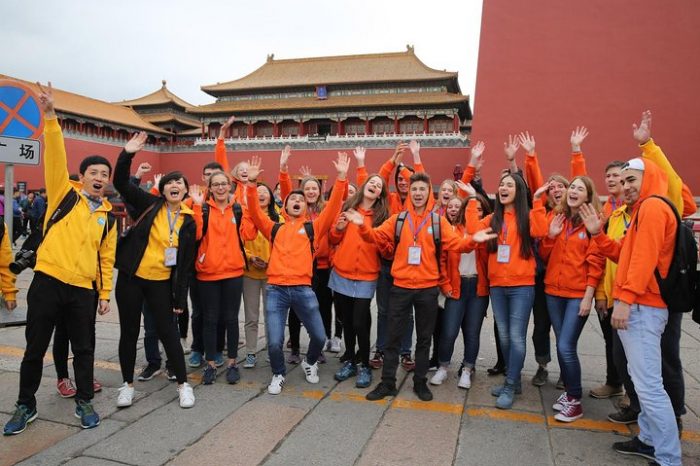 Forbidden City Walking Tour with Acrobatic Show at Chaoyang Theatre