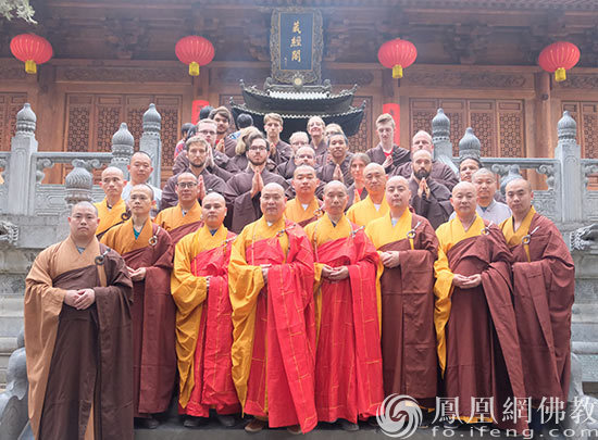 2-Day Private Trip to Shaolin Temple and Sanhuang Village Resort from Beijing