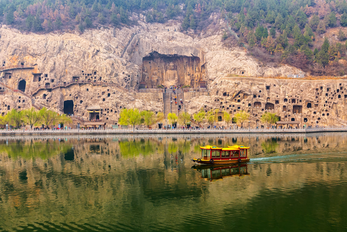 All Inclusive Luoyang Private Day Tour to Shaolin Temple and Longmen Grottoes
