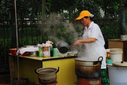 Beijing Street Breakfast Tour with Temple of Heaven and Pearl Market Visit
