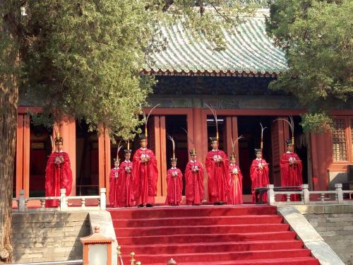 4-Hour Private Tour: Lama Temple, Confucius Temple, Guozijian Museum with Dim Sum