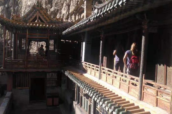 Private Day Tour to Hanging Temple and Yungang Grottoes from Beijing By Plane and Train