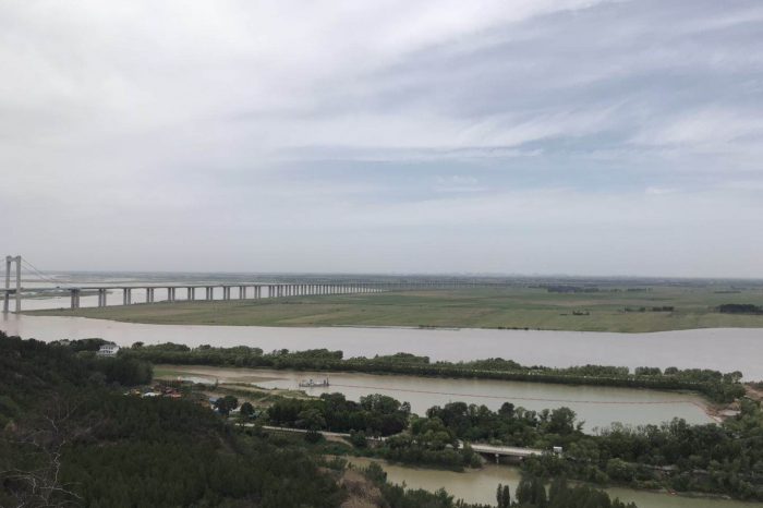 Private Day Tour to Shaoling Temple and Yellow River from Zhengzhou with Lunch
