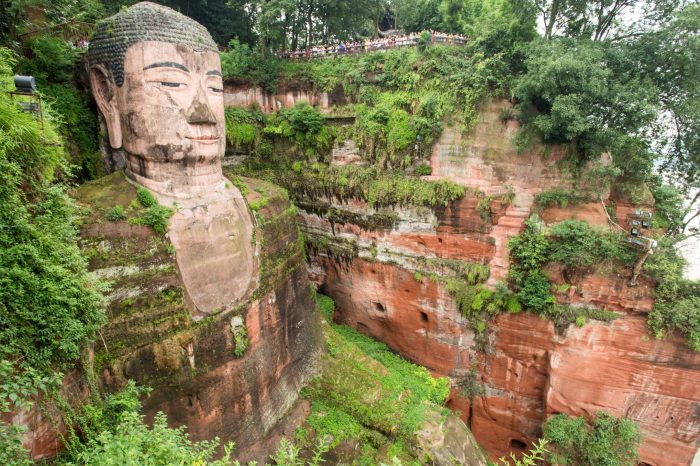 2-Day Private Tour to Chengdu City Highlights+Leshan Buddha from Shanghai by Air
