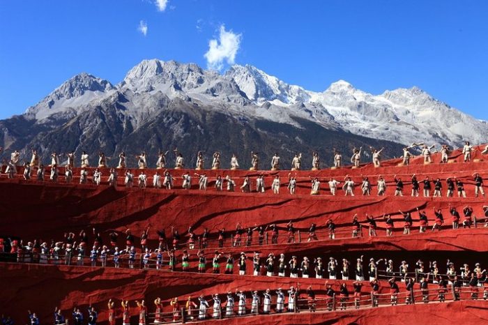 Lijiang Private Day Tour: Jade Dragon Snow Mountain and Impression Lijiang Show