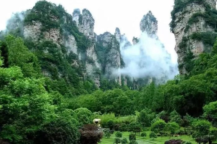 3-Day Private Tour to Zhangjiajie National Park and Glass Bridge from Beijing