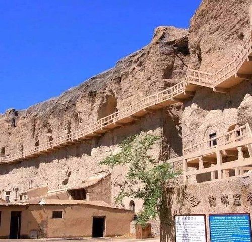 3-Day Private Customized Dunhuang Tour:Mogao Grottoes,Crescent Moon Pool andMore