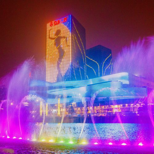 Private Kunming Illuminated Night Tour: Dianchi Lake,1903 Park and Fountain Show