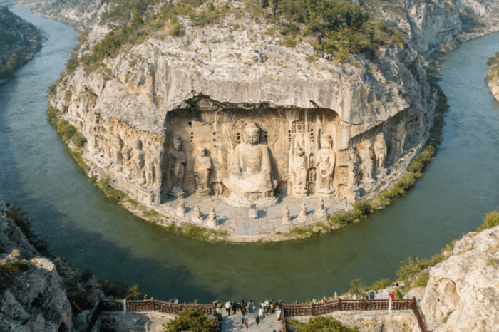 4-Hour Private Walking Tour of Luoyang Longmen Grottoes