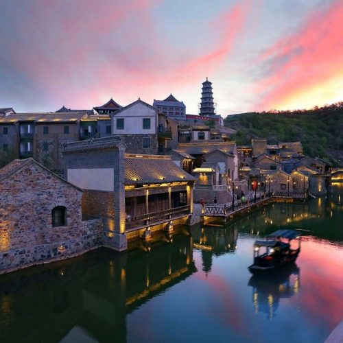 Private Tour to Gubei Water Town and Simatai Great Wall with Cable Car and Lunch