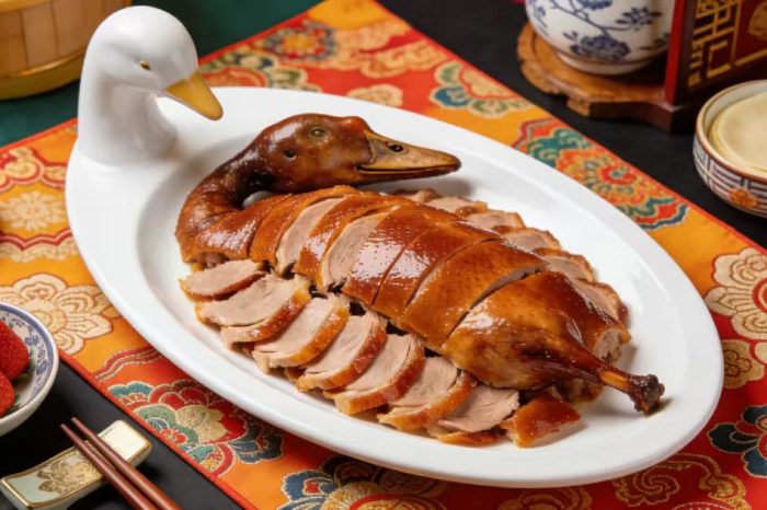 Beijing Private Hutong Food Tour with Peking Duck Lunch or Dinner