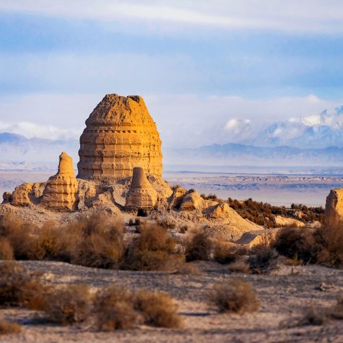 Dunhuang All Inclusive Private Day Tour to Yulin Grotto and Suoyang City Ruins