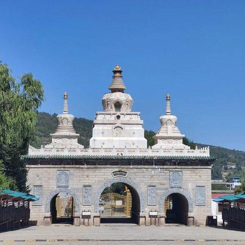 4 Days Qinghai Lake Landscape Tour Plus Tongren Authentic Tibetan Culture and Art Exploration