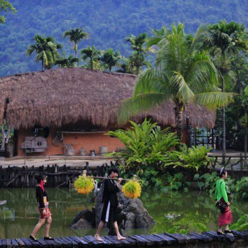 Day Tour in Sanya: Binglanggu Local Li & Miao Minority Culture Park & Phoenix Hill Park