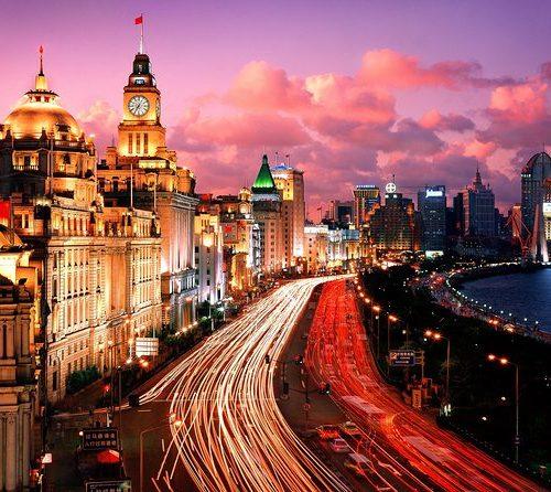 Private Evening Tour: VIP Huangpu River Cruise and Shanghai Lights