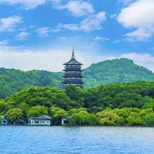 From Shanghai: Hangzhou Private Day Trip by Bullet Train