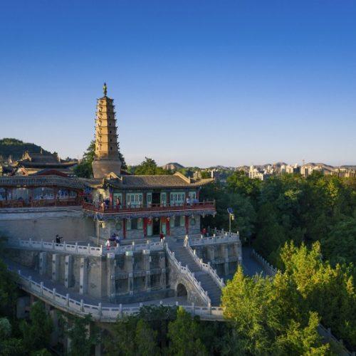 Private Lanzhou Day Tour: White Pagoda Hill, Zhongshan Bridge, Yellow River etc