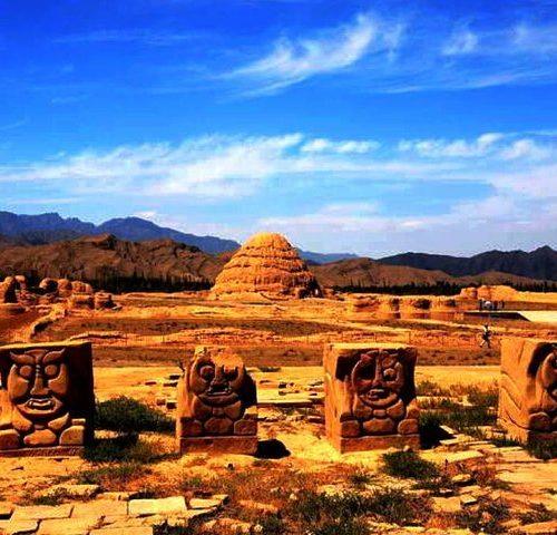 Yinchuan Private Day Tour: Western Xia Tombs, Ningxia Museum, Nanguan Mosque