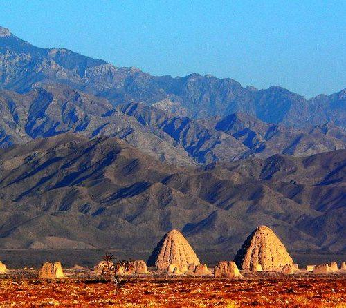 Yinchuan Private Day Tour to Western Xia Tombs and Rock Paintings of Helanshan